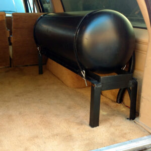 Blazerparts.nl - LPG tank frame voor Chevrolet / GMC Suburban en Blazer. Passend frame met 116 liter LPG tank en tankbanden.