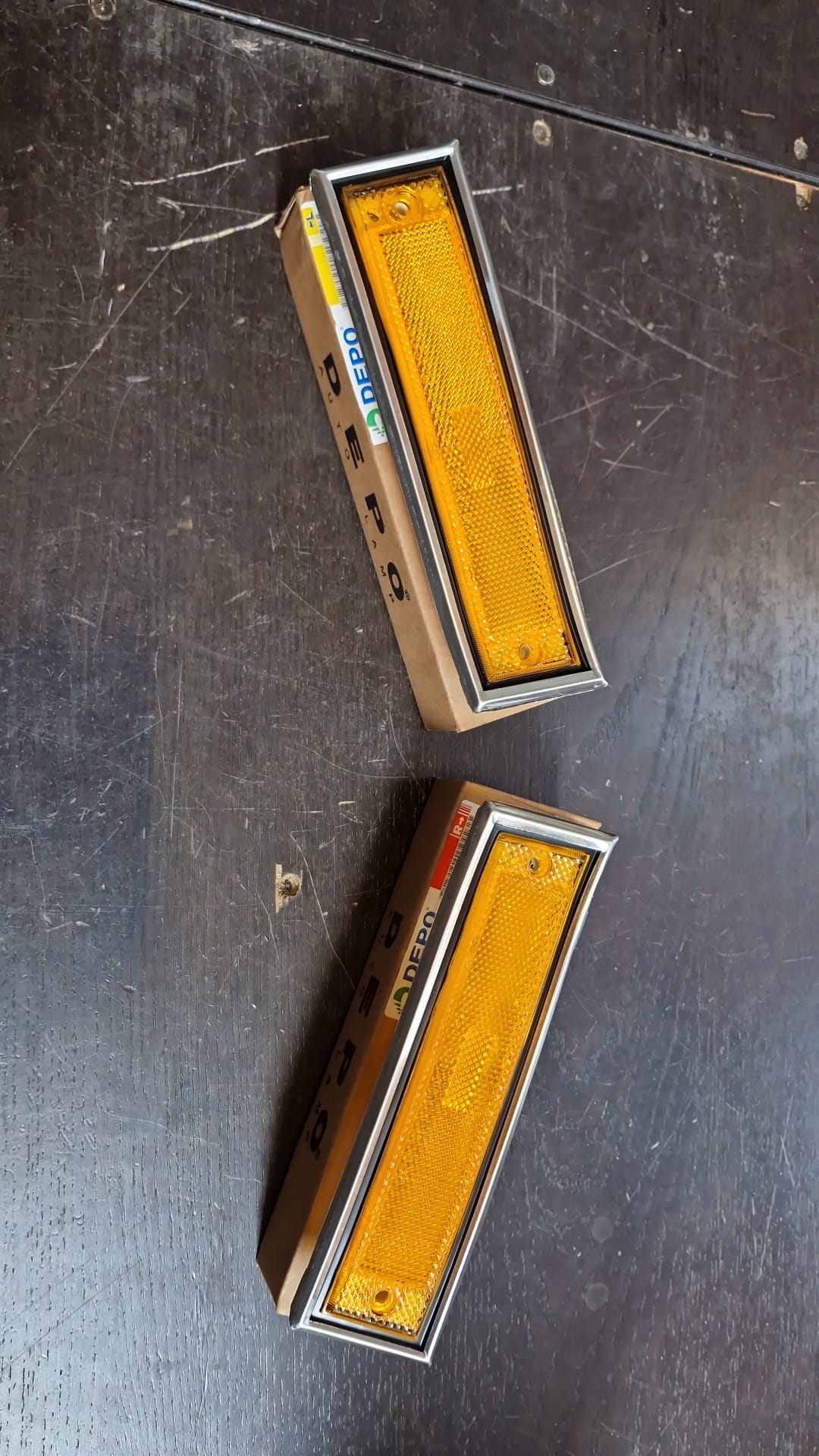 Sidemarker set L+R met trim.